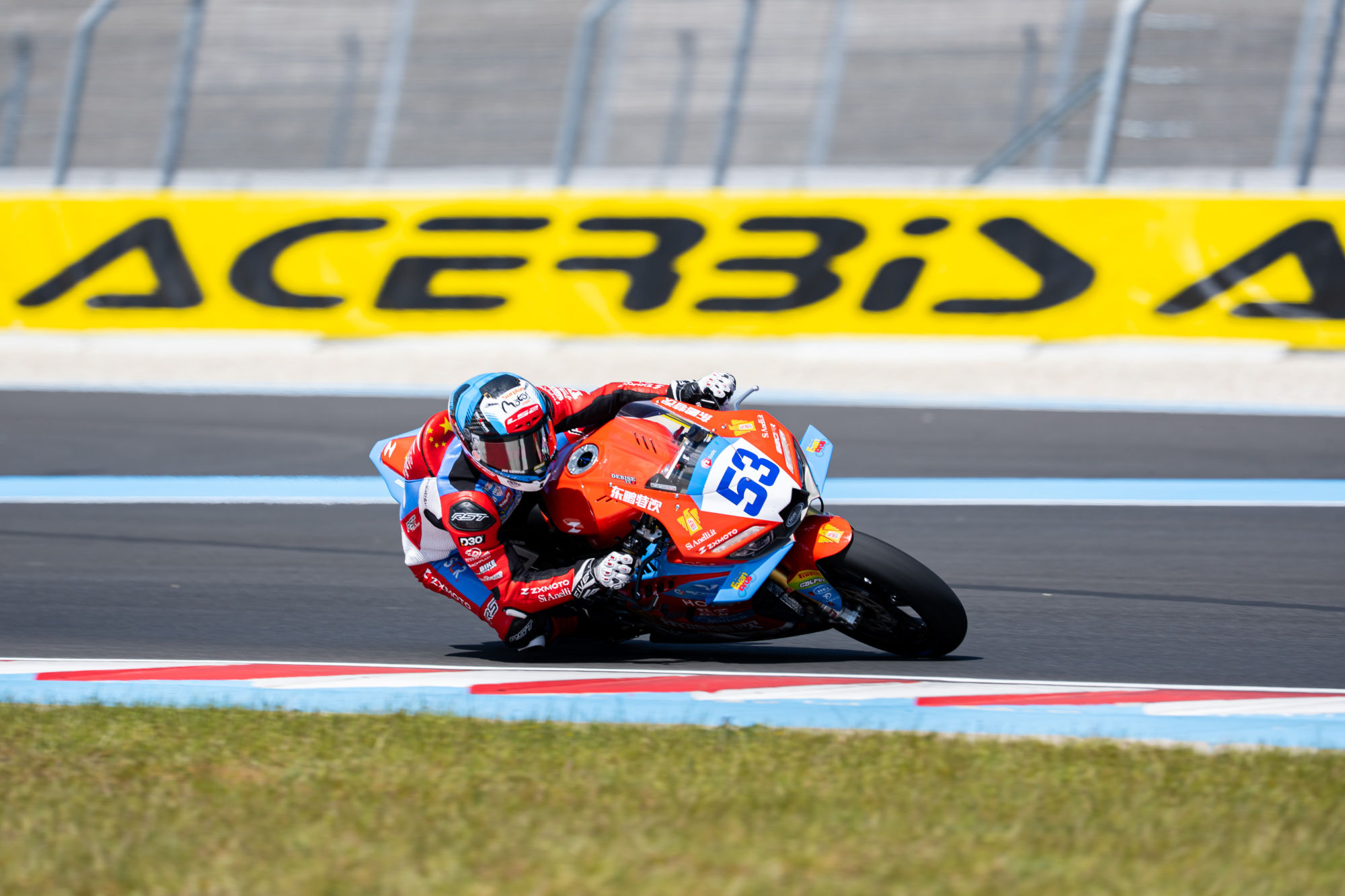 Debise! Debise! Debise! 3rd win of the season in Race 1 at Balaton, Caricasulo finishes in the points