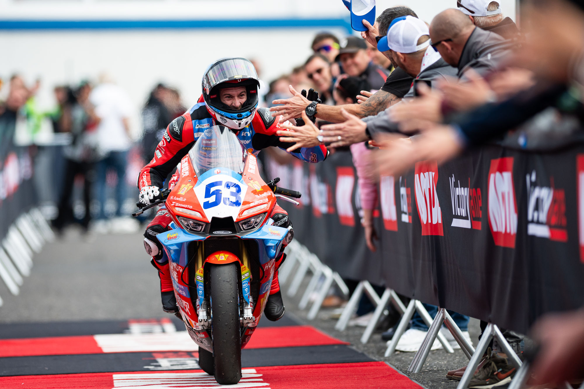 Double! Debise wins also Race 2 rounding off a perfect weekend at Most, Caricasulo finishes 10th