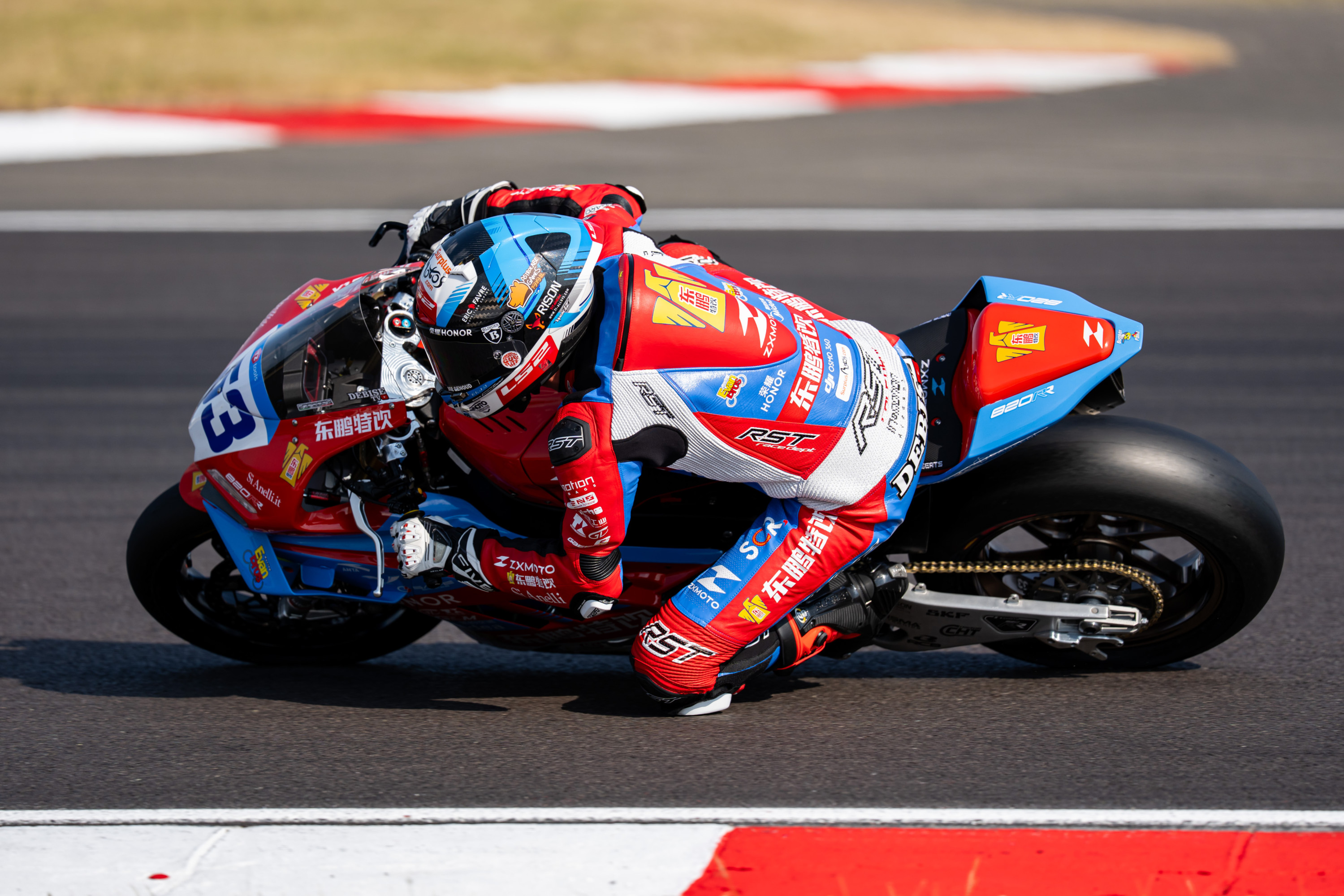 Debise ends the Donington weekend with a 10th-place finish in Race 2, Caricasulo clockes up valuable kilometres