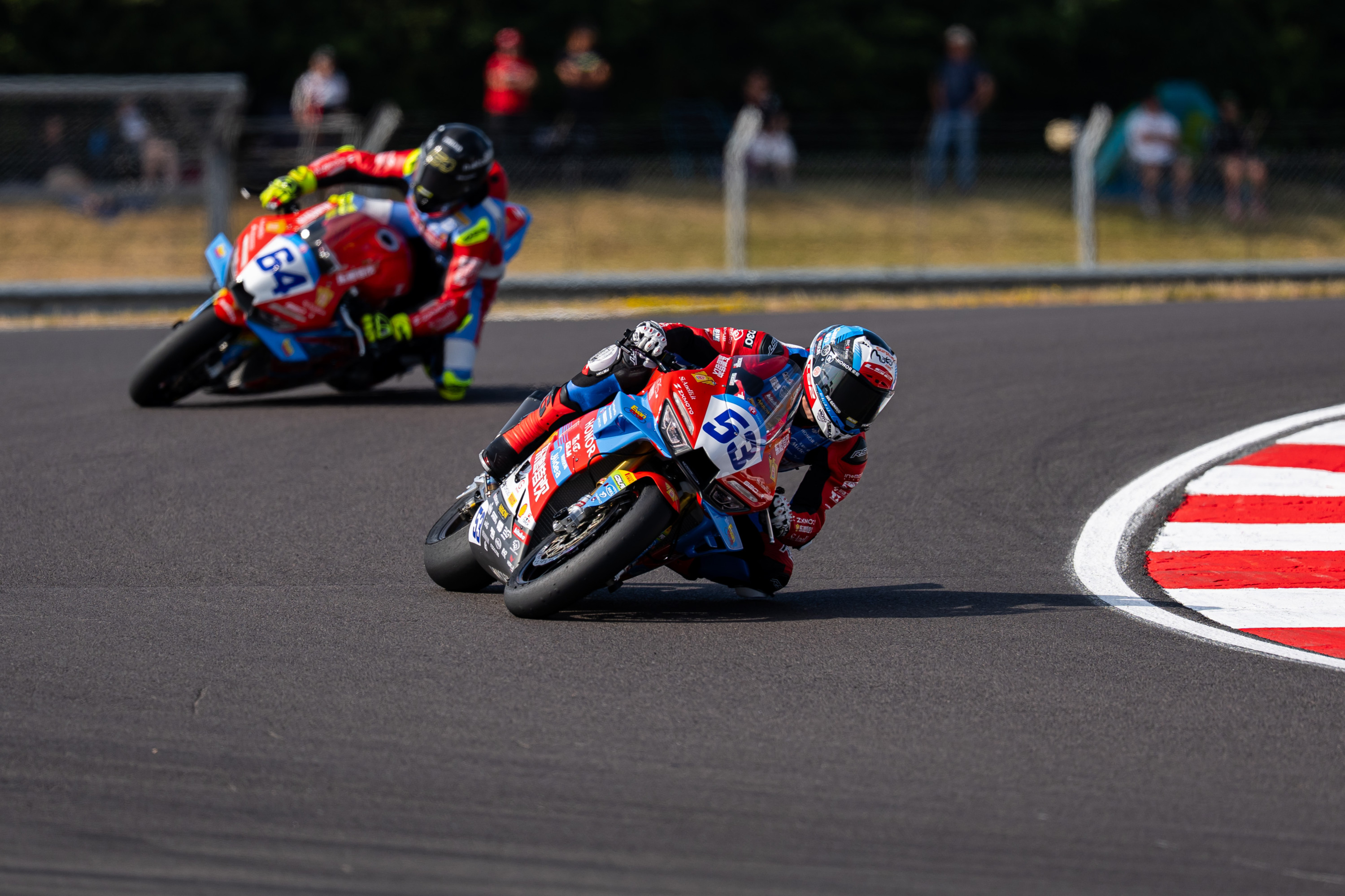 Debise ends the Donington weekend with a 10th-place finish in Race 2, Caricasulo clockes up valuable kilometres